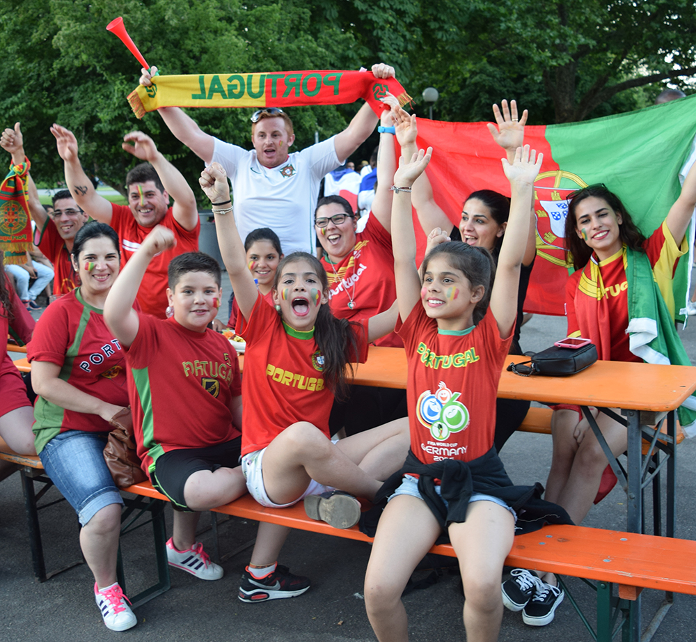 Portugal Fans, EM-Finale im Schlossgarten (Fotoquelle: STUGGI.TV/R.Roehr)