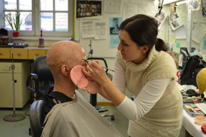 Raben, Glatzen und Sixpacks