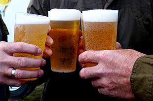 Facebook-Trend: Heute schon ein Bier geext?