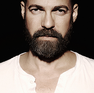 Curse: "HipHop ist mein drittes Elternteil"