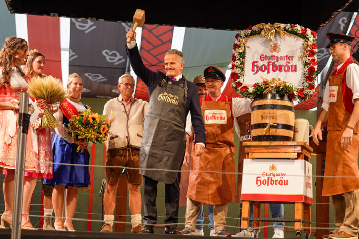 Cannstatter Volksfest wurde mit 2 Schlägen feierlich eröffnet