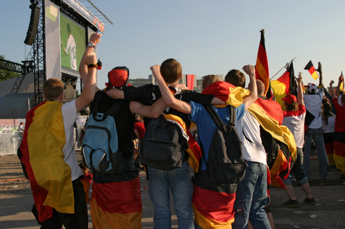 Kann die Fußball-EM das "Wir-Gefühl" stärken?