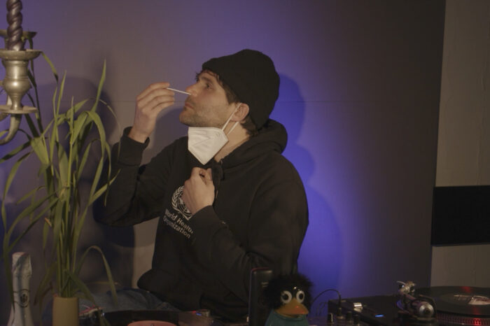 Kulturzentrum Merlin: DJ macht Live-Coronatest während Streaming-Konzert