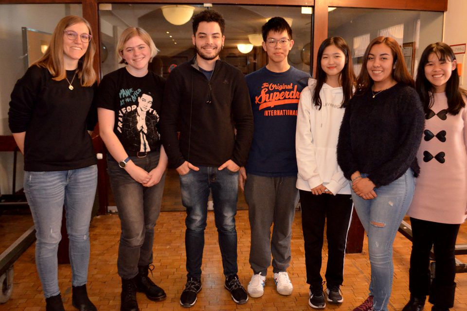 Sechs Schüler aus vier unterschiedlichen Ländern haben ihr Auslandsjahr jetzt in Stuttgart gestartet, bevor sie in Gastfamilien in ganz Deutschland verteilt werden. Wir haben im Rahmen eines Vorbereitungskurses einen Besuch abgestattet. (Foto: STUGGI.TV)