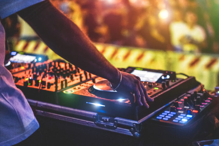 "Erwarten 2G-Betrieb ohne Einschränkungen": Clubs kritisieren neue Corona-Verordnung scharf