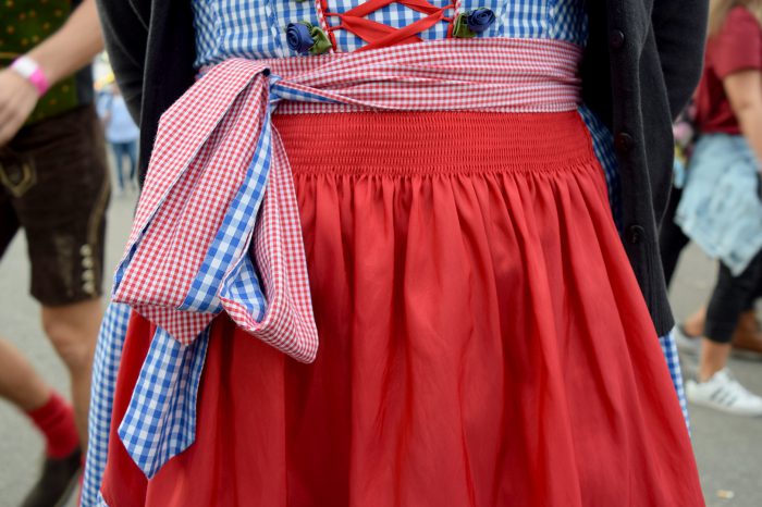 Cannstatter Wasen: Wie trage ich die Dirndl-Schleife richtig?