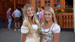 Umfrage auf dem Cannstatter Wasen beim Volksfest 2018: Wie tief sollte der Dirndl-Ausschnitt bei Mädchen sein? (Foto: STUGGI.TV)