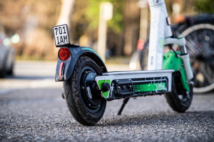 Mutmaßlicher Drogendealer: Flucht auf dem E-Scooter geht nach hinten los
