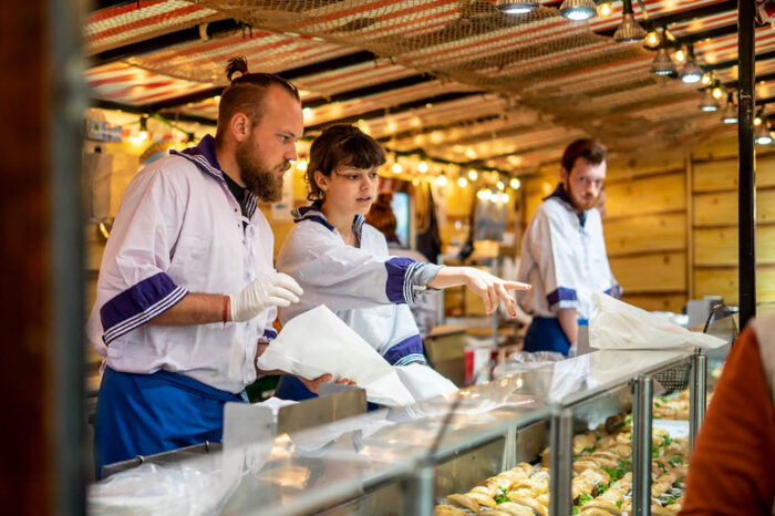 Hafenflair im Süden: Das erwartet euch auf dem Hamburger Fischmarkt