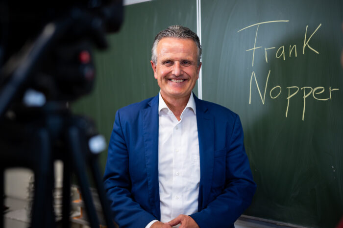 Fragenhagel zur OB-Wahl mit Frank Nopper