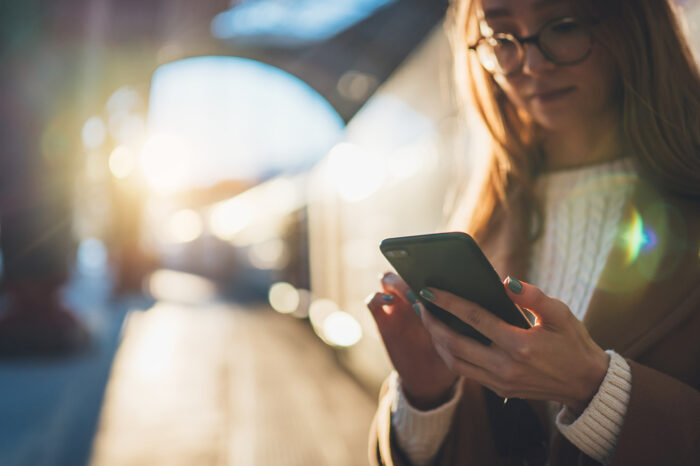 News-Update vom Donnerstag: VVS bietet Fahrplanauskunft über Whatsapp an