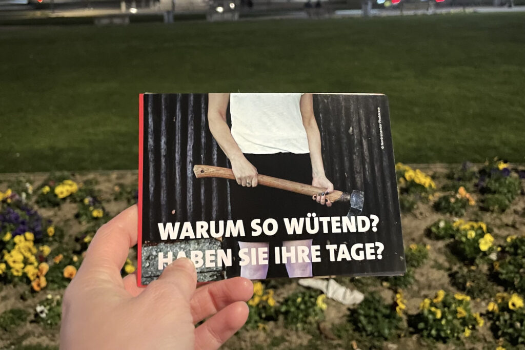 Mit einer Flyer-Aktion zum Weltfrauentag wollte der Arbeitskreis Sozialdemokratischer Frauen (ASF)auf dem Schlossplatz für Diskriminierung sensibilisieren. (Foto: STUGGI.TV)