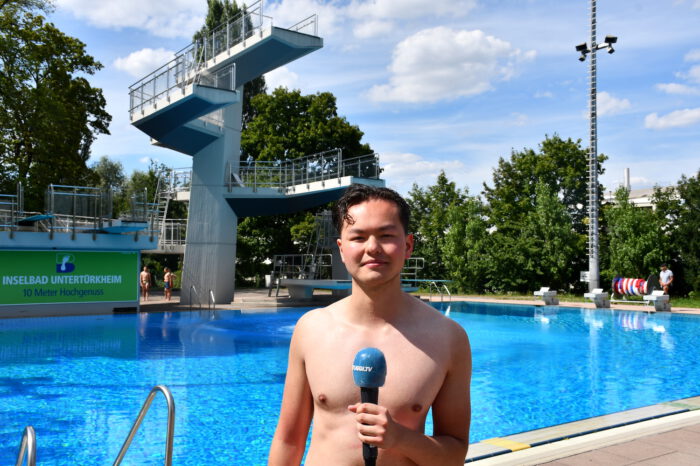 Mutprobe im Freibad: Reporter springt vom 10-Meter-Turm