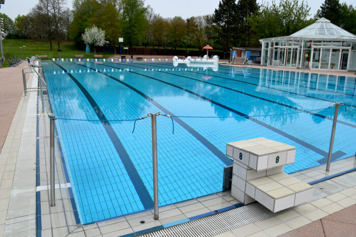 Umfrage: Möhringer sauer über Freibad-Schließung
