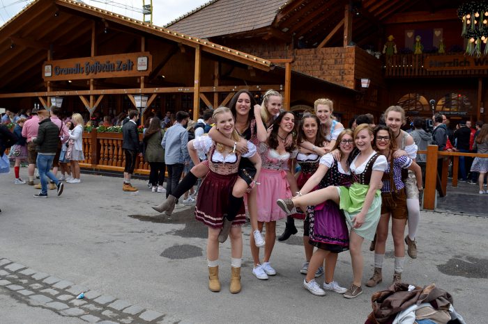 Halligalli auf dem Wasen: Das Frühlingsfest 2017 läuft