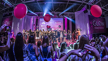 Wir verlosen exklusiv 1x2 Gold TIckets und 2x2 Pink Tickets für die GLOW Beauty-Messe in Stuttgart 2019. (Fotos: Shine Conventions GmbH)