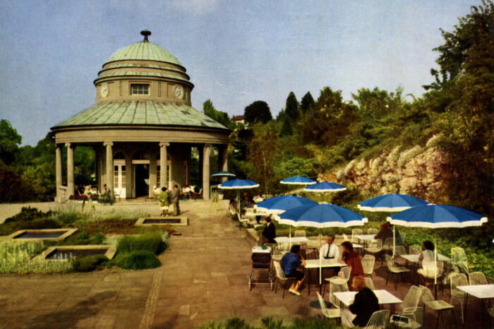 Fotogalerie: "Draußensitzen" - Die Biergärten von früher bis heute