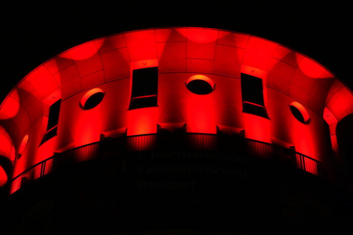 Fotogalerie: Veranstalter lassen bei "Night of Light" Stuttgart rot erstrahlen