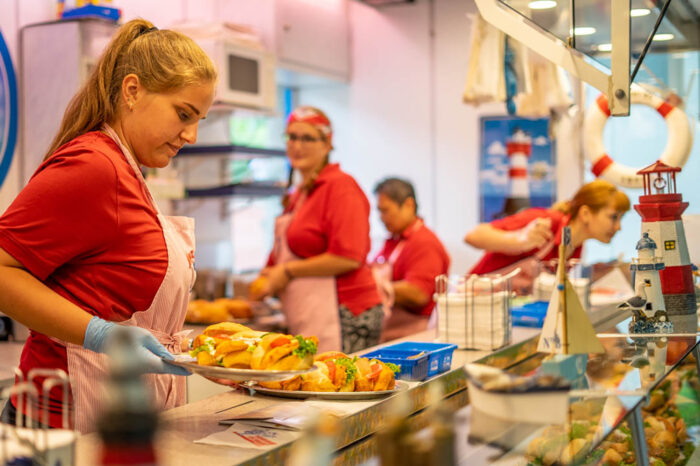 1001 Fischvariationen beim Hamburger Fischmarkt in Stuttgart