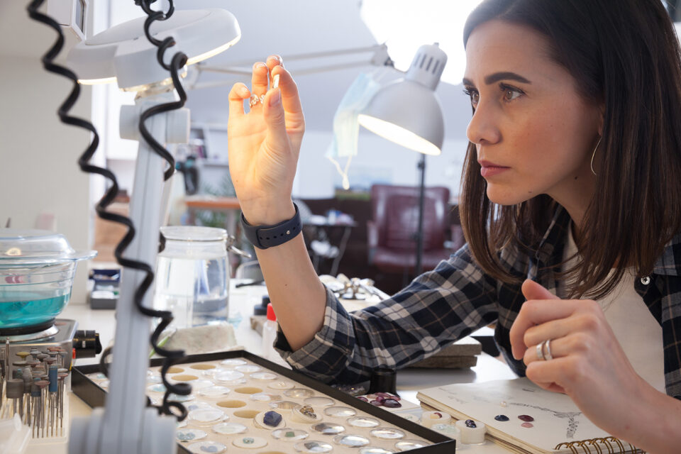 Die Ausbildungsmesse "Hands Up" findet in diesem Jahr nur digital statt (Foto: Adobe Stock)