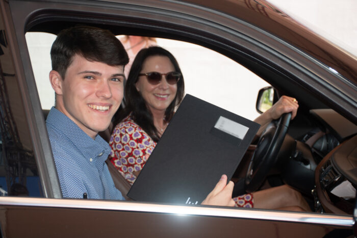 Am heutigen Freitagmittag fand die Zeugnisausgabe für die Absolventen des Sommersemesters statt.