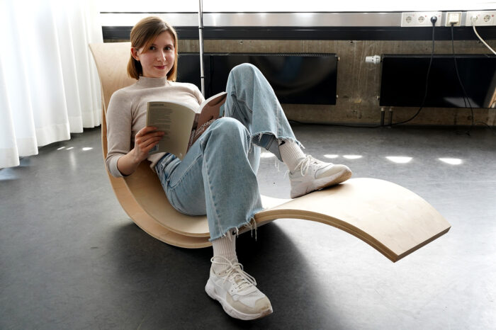 Forschergruppe der Uni Stuttgart entwickelt Holzmöbel, die sich selbst in Form bringen