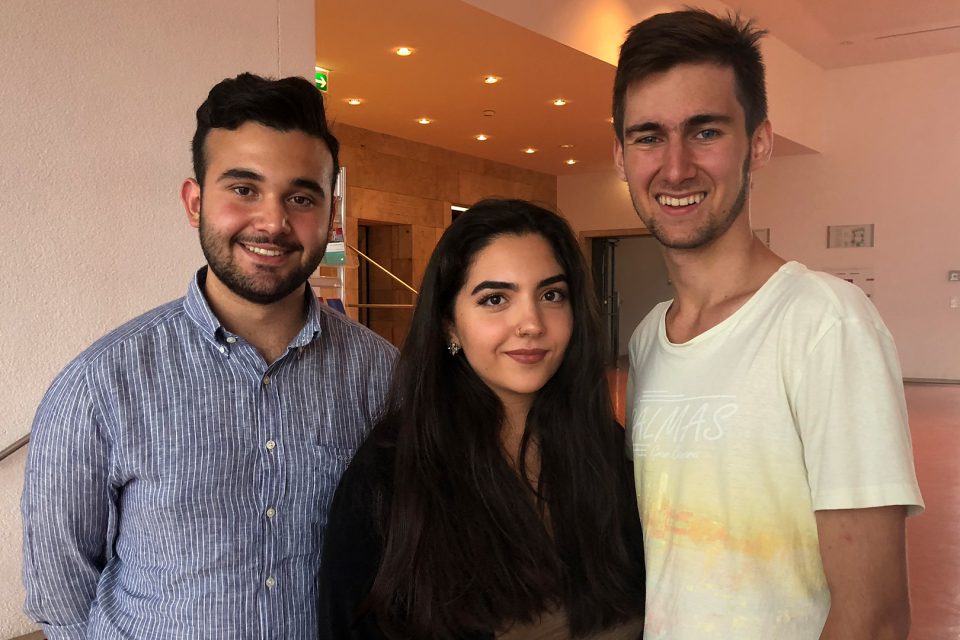 Die drei neu gewählten Sprecher für den Jugendrat Stuttgart Firat Yurdukul, Gözdem Göksu und Semir Duman (Foto: STUGGI.TV/Rau).