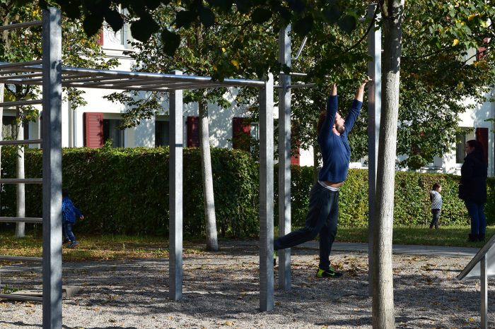 Neue Calisthenics-Sportanlage am Südheimer Platz eröffnet