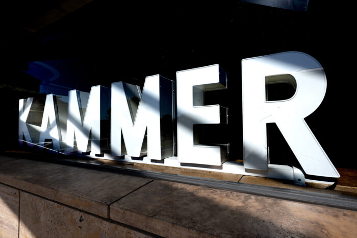 "Nicht mein Feuer": Schaurige Liebeserklärung feiert Premiere im Foyer Kammertheater