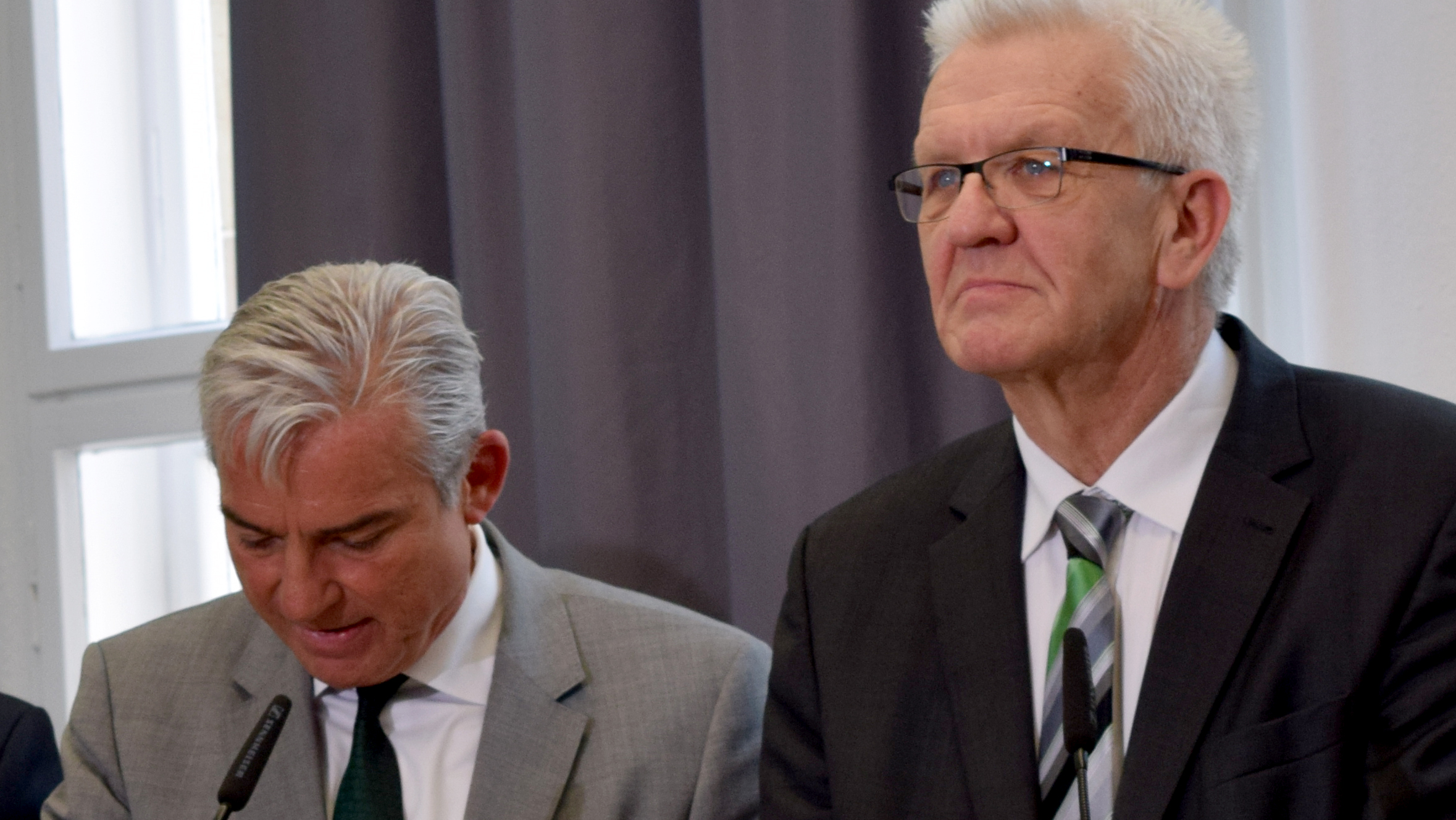 Kiwi-Koalition wird gespannt, aber skeptisch beobachtet