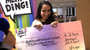 Mein Ding-Gewinnerin Hosnijah Mehr im Rathaus Stuttgart. (Foto: STUGGI.TV)
