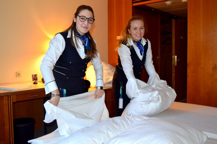 Housekeeping statt Schule: Schüler jobben für den guten Zweck