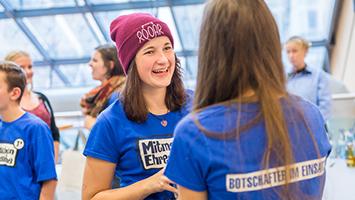 Schüler bereiten sich auf "15 Jahre Mitmachen Ehrensache" vor