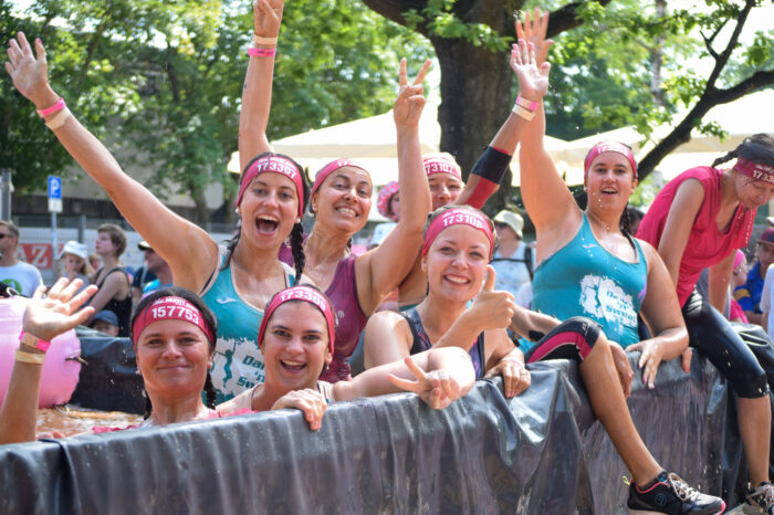 Muddy Angel Run in Stuttgart: Durch den Schlamm für den guten Zweck