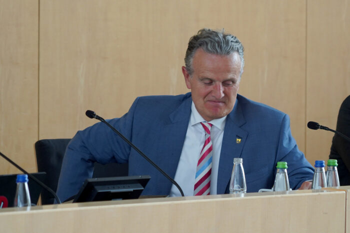 Deutschland-Ticket für Stadtmitarbeiter kommt: Linksbündnis lobt Nopper