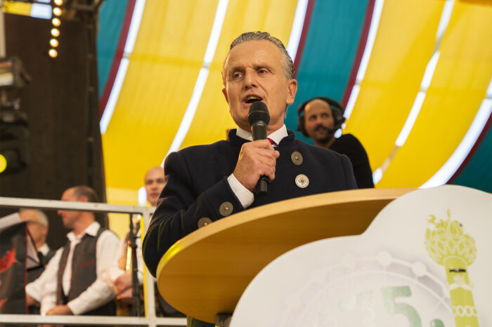 Überraschung zum Volksfest-Start: OB Nopper schenkt ab 17 Uhr Freibier aus