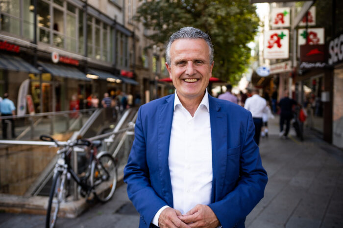 News-Update vom Freitag: Fridays for Future schenkt OB Nopper Schultüte zum Amtsstart