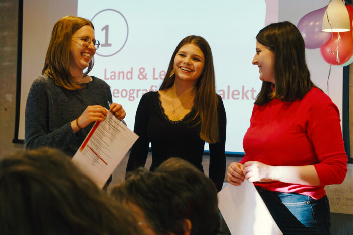 Rätseln, Diskutieren und Mitdenken: Politik im Pub-Quiz Format