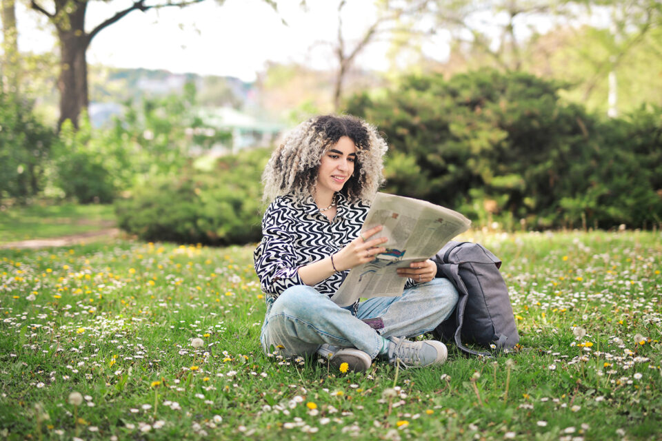 Schülerzeitung (Foto: Adobe Stock)