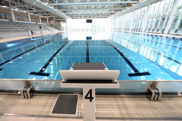 OB Frank Nopper weiht neues Sportbad Neckarpark ein