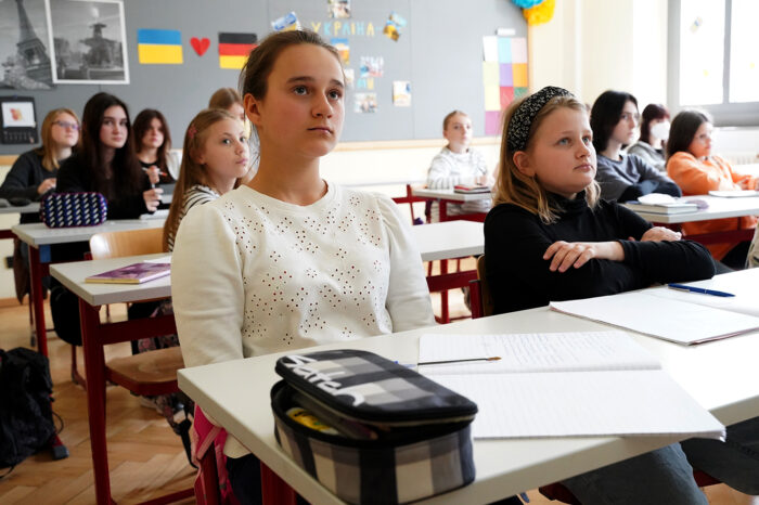 Neue Schulklasse: Ukrainische Flüchtlinge im St. Agnes Mädchengymnasium