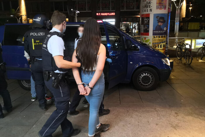 Fotogalerie: Straßenrandale in Stuttgart - So lief der nächtliche Großeinsatz