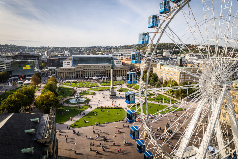Fotostrecke: Riesenrad am Schlossplatz Stuttgart - Großer Andrang zum Start (Foto: STUGGI.TV)