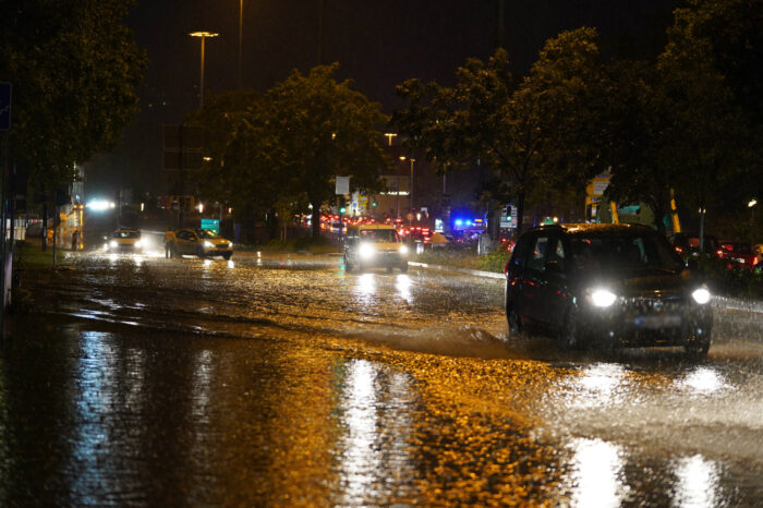 Einige Straßenabschnitte wurden von der Polizei gesperrt.