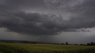 Das Unwetter über Stuttgart wurde bereits tagsüber vom Deutschen Wetterdienst angekündigt.
