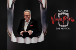 TANZ DER VAMPIRE: Kultgrad Kevin Tarte als Graf von Krolock auf die Stuttgarter Musicalbühne zurück. (Bild: Convensis GmbH/Stage Entertainment)