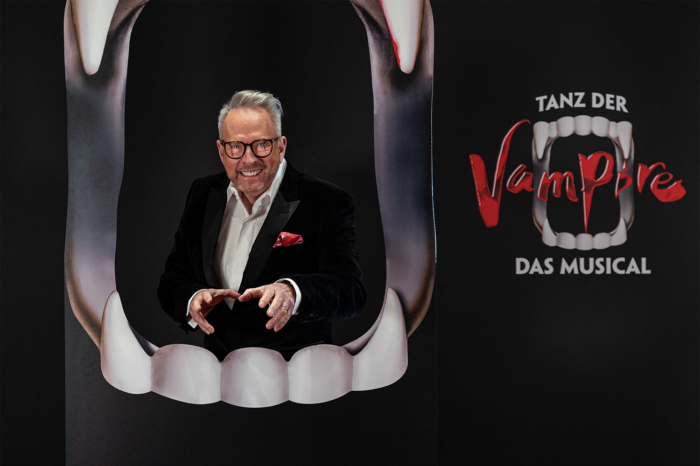 Tanz der Vampire: Kevin Tarte zurück auf Stuttgarts Musicalbühne
