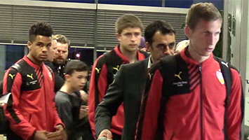 VfB-Abstieg: Mannschaft landet in Stuttgart - Jürgen Kramny im Interview