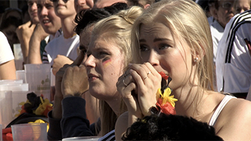 Große Enttäuschung bei den Deutschland-Fans nach der 0:2-Niederlage gegen Südkorea. (Foto: STUGGI.TV/Goes)