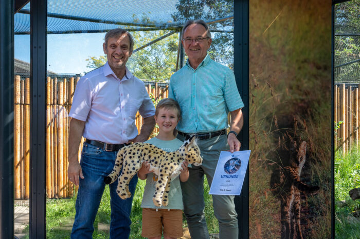 Jubiläums-Mitglied darf Raubkatzenbaby einen Namen geben